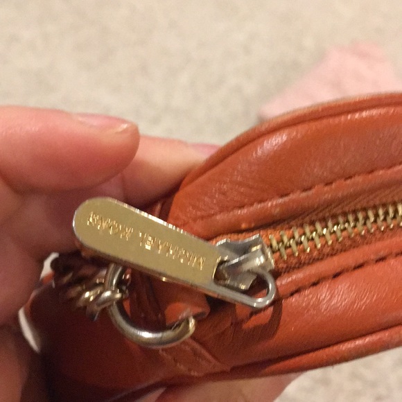 Micheal Kores purse - Picture 3 of 9